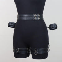 Kalça ve Bilek Bağlama Deri HarSiyah Deri Kalça & Bilek Bağlama Harness – Ayarlanabilir BDSM Kayışıness - Siyah
