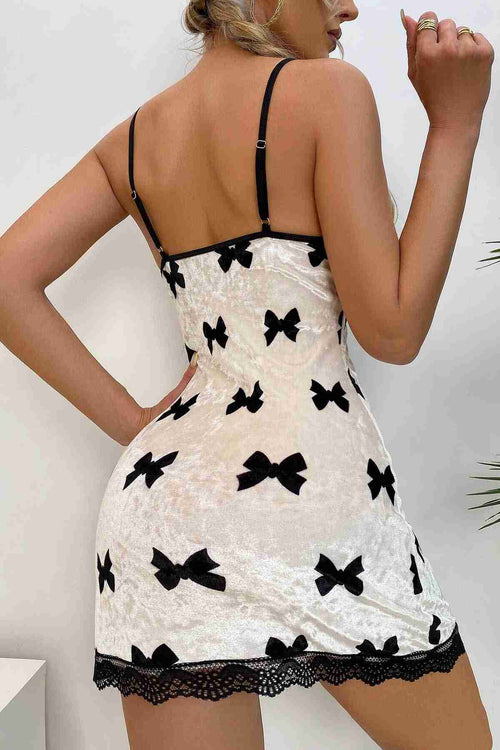Baskılı Dantelli Kadife Pijama Gecelik Benekli Siyah Beyaz