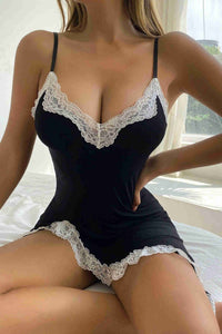 Fantazi Bacak Derin Yırtmaçlı Dantel İşlemeli Gecelik Babydoll Siyah Beyaz